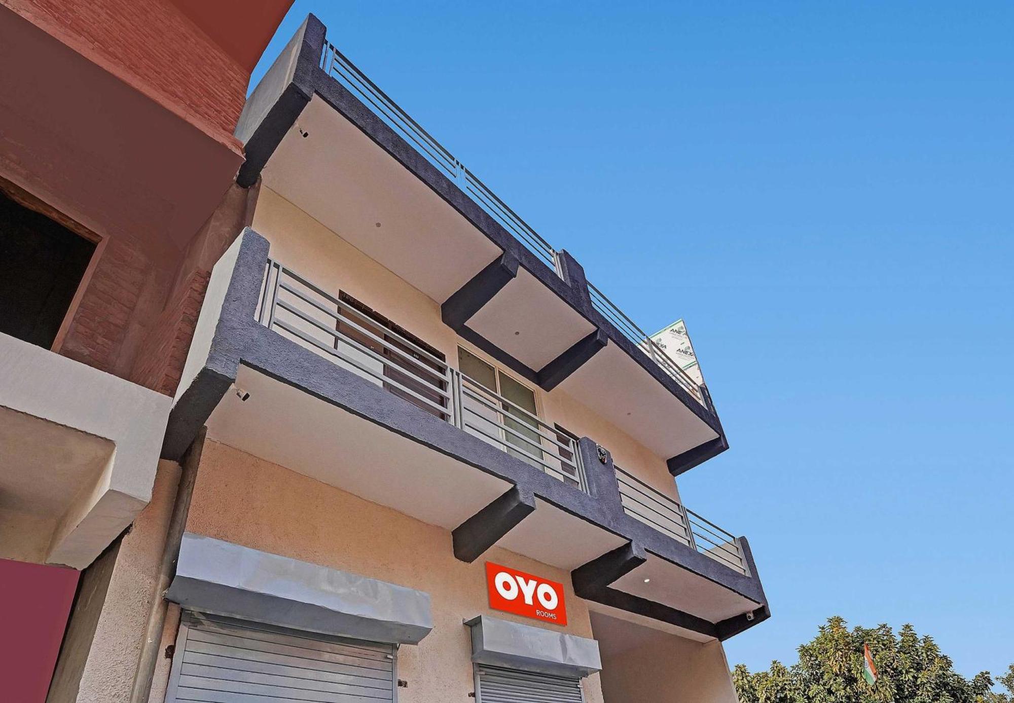 Hotel O Avs Hotel & Restaurant Noida Bagian luar foto