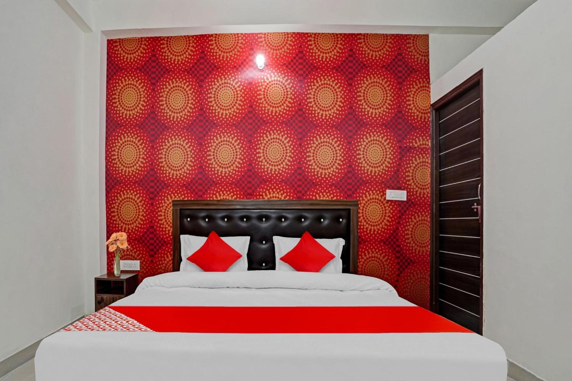 Hotel O Avs Hotel & Restaurant Noida Bagian luar foto