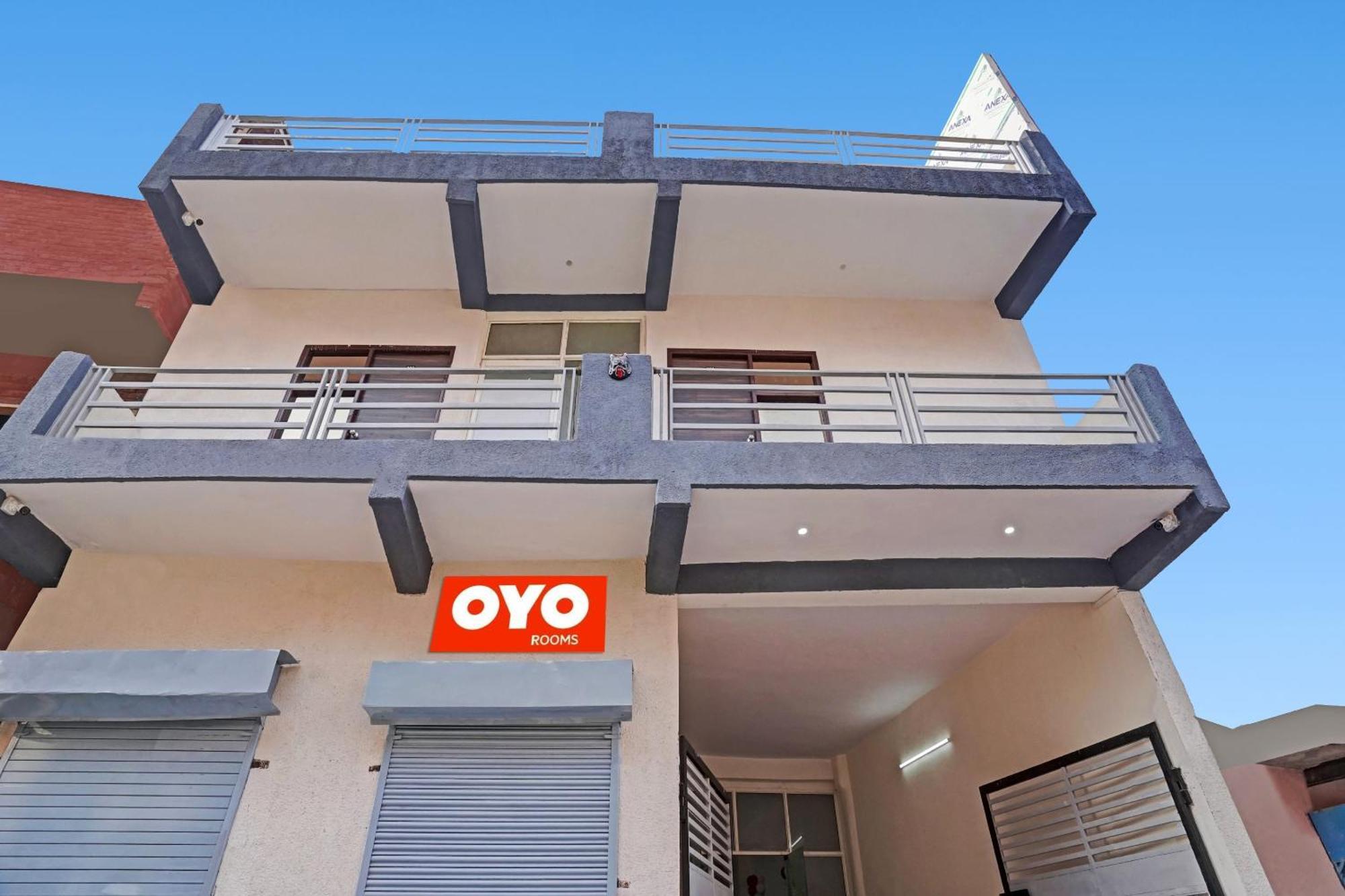 Hotel O Avs Hotel & Restaurant Noida Bagian luar foto