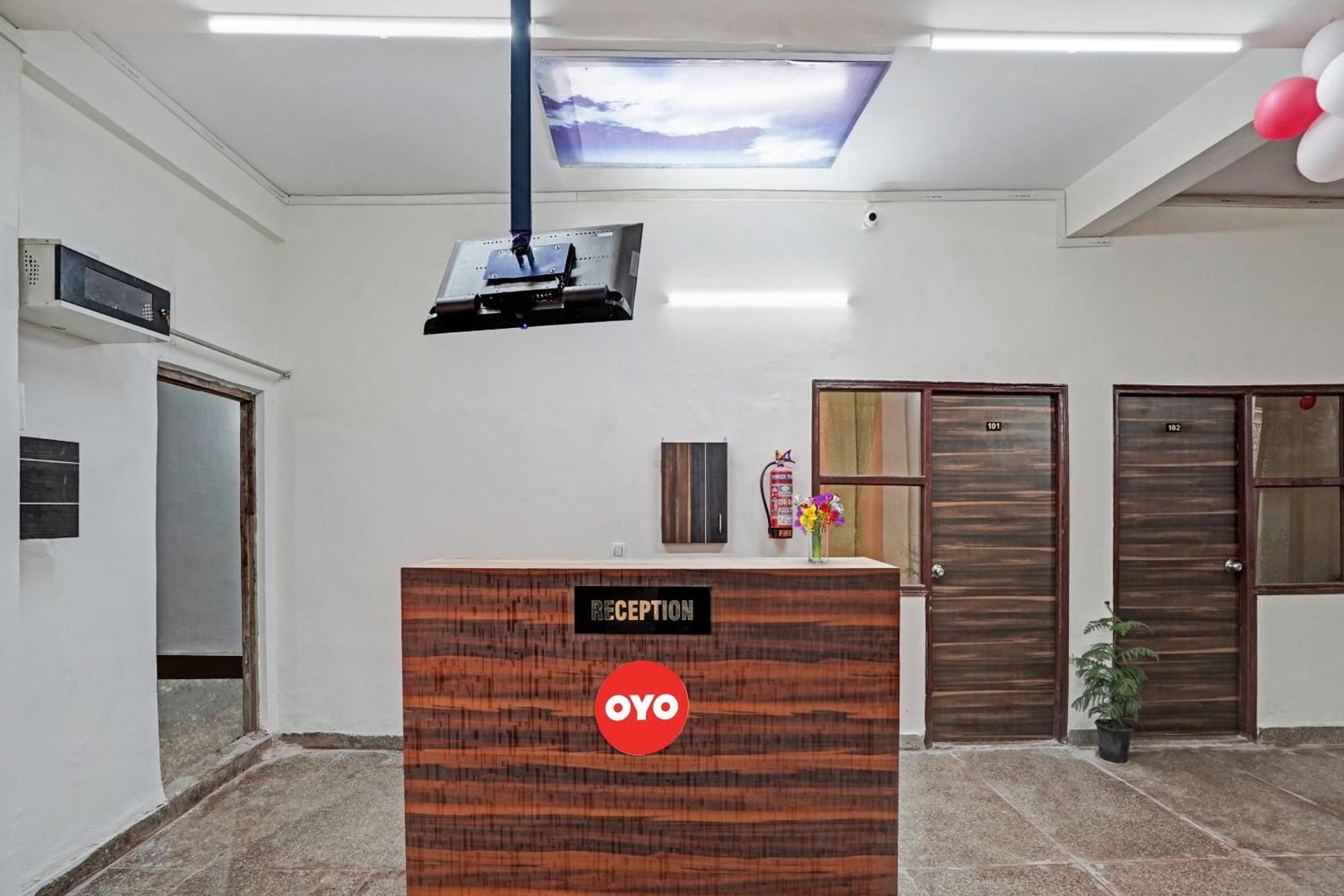 Hotel O Avs Hotel & Restaurant Noida Bagian luar foto